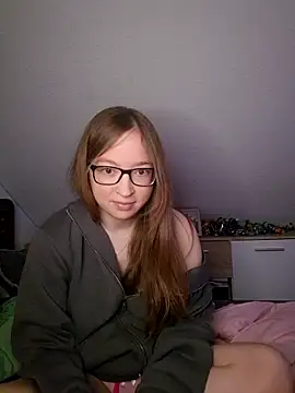 Snapshot of Freaky-Doll chatting on 06/14/26, 08:11 Freaky-Doll online show from 06/14/26, 08:11