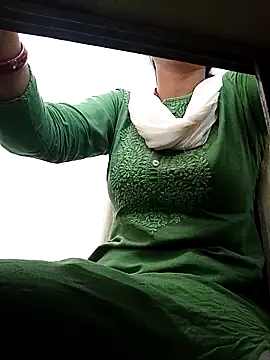 Simmi-00 online show from 05/06/26, 06:30