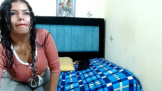LUCYXS1 online show from 05/26/26, 11:50