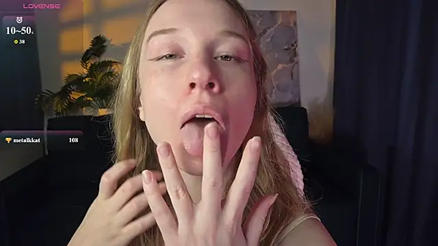 Snapshot of Eve_Sin chatting on 06/26/26, 03:11 Eve Sin online show from 06/26/26, 03:11