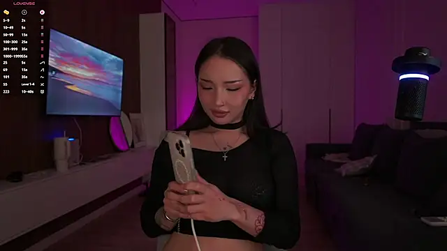 Snapshot of asvna_ chatting on 07/13/26, 12:24 asvna online show from 07/13/26, 12:24