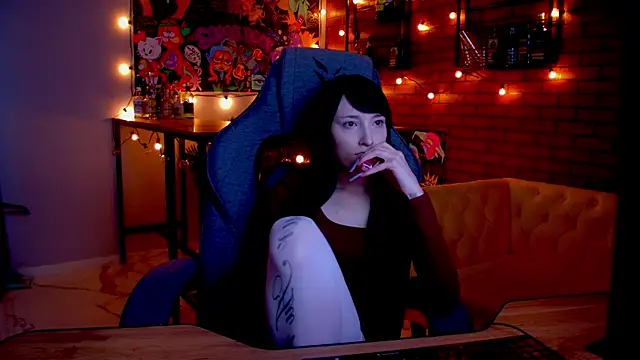Snapshot of SeraphineSparda chatting on 05/21/26, 11:50 SeraphineSparda online show from 05/21/26, 11:50