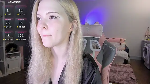 Snapshot of fairy_cassie chatting on 05/08/26, 10:37 fairy cassie online show from 05/08/26, 10:37