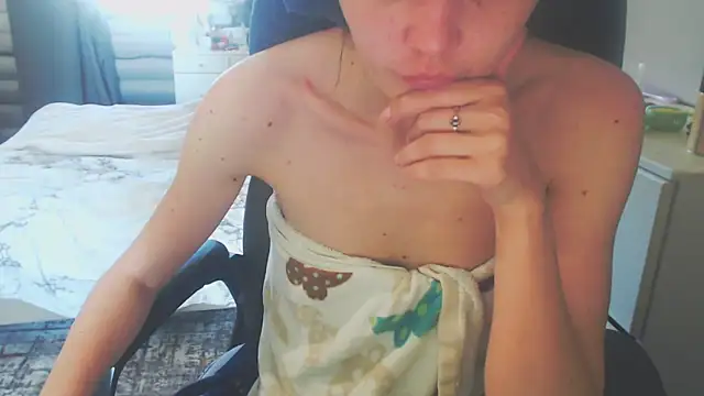 juili juili online show from 05/06/26, 12:54