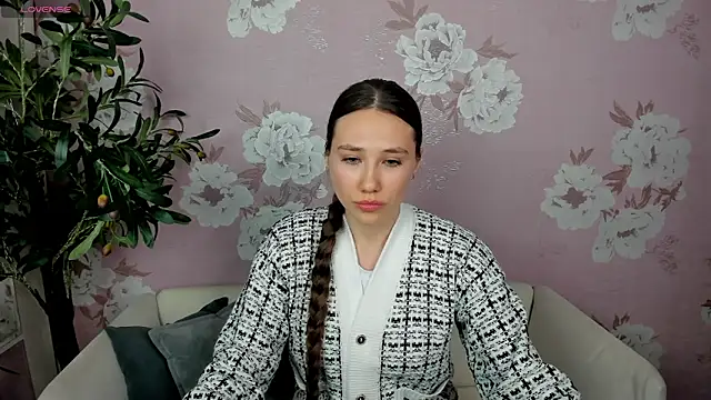 FreddaCordaro online show from 04/30/26, 12:11