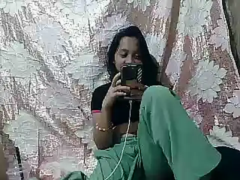 Snapshot of Yours_AsianPinayGirl18 chatting on 05/09/26, 10:09 Yours AsianPinayGirl18 online show from 05/09/26, 10:09