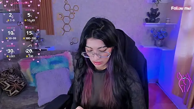 mia smoke  online show from 06/09/26, 04:40
