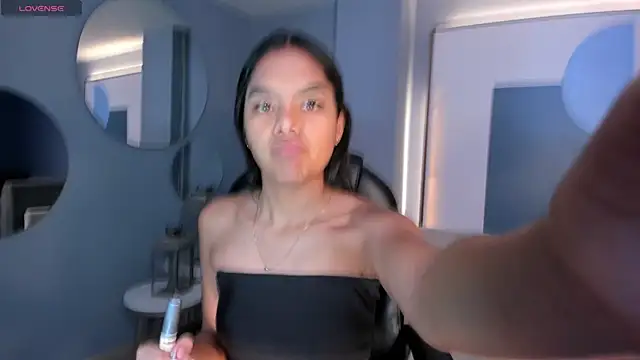 SaphiraJames online show from 06/21/26, 02:03