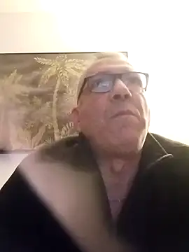 Snapshot of Soloyan chatting on 12/13/24, 05:38 Soloyan online show from 12/13/24, 05:38