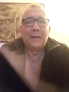 Snapshot of Soloyan chatting on 12/22/24, 06:17 Soloyan online show from 12/22/24, 06:17