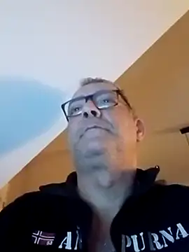 Snapshot of Soloyan chatting on 01/09/25, 06:06 Soloyan online show from 01/09/25, 06:06