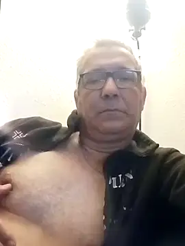 Snapshot of Soloyan chatting on 01/28/25, 05:54 Soloyan online show from 01/28/25, 05:54