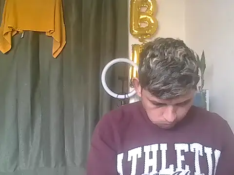 Andriuz001 online show from 05/05/26, 01:19