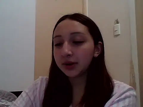 Snapshot of 010874 chatting on 06/05/26, 04:30 010874 online show from 06/05/26, 04:30