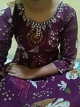 Snapshot of Seema_yadav01 chatting on 05/22/26, 05:14 Seema yadav01 online show from 05/22/26, 05:14