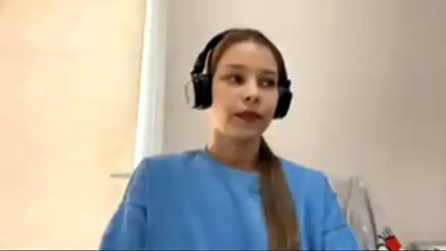 Snapshot of SerafinaAreizaga chatting on 06/11/26, 08:34 SerafinaAreizaga online show from 06/11/26, 08:34
