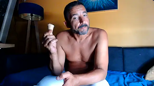Snapshot of daddy3945 chatting on 07/07/26, 09:46 daddy3945 online show from 07/07/26, 09:46