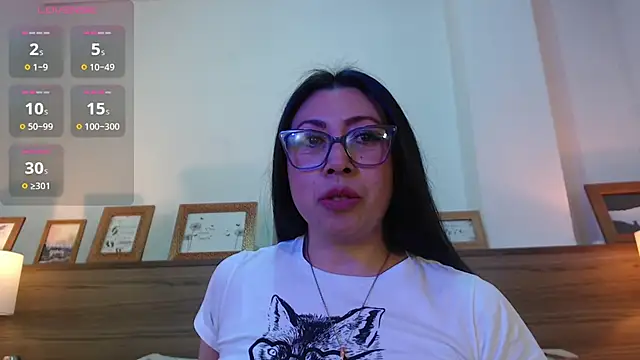 Snapshot of FranciscaVera chatting on 06/13/26, 12:08 FranciscaVera online show from 06/13/26, 12:08