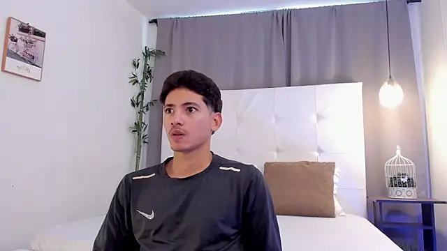 Alejo-and-Thiago online show from 07/13/26, 01:36