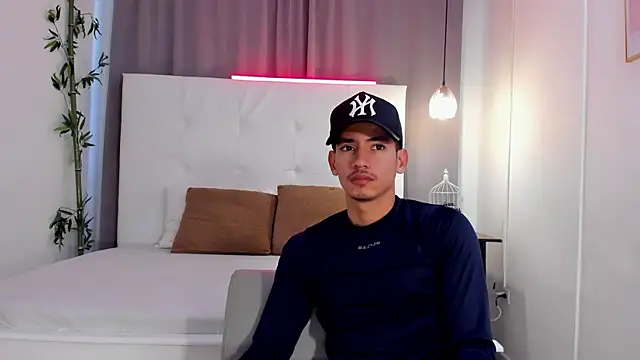 Alejo-and-Thiago online show from 07/24/26, 12:25