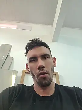 Snapshot of Leandro_flores92 chatting on 07/16/26, 01:17 Leandro flores92 online show from 07/16/26, 01:17