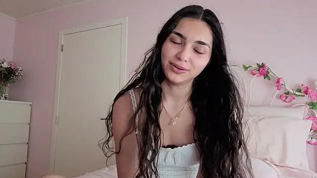 yourbella37 online show from 06/28/26, 04:35