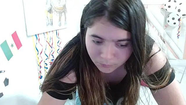 Laurha  online show from 06/25/26, 07:29