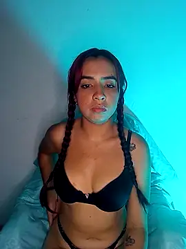 Lili 19  online show from 05/05/26, 12:18