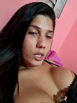 Snapshot of nessaflors2 chatting on 05/02/26, 01:43 nessaflors2 online show from 05/02/26, 01:43