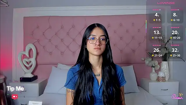 Snapshot of SarahDoll__ chatting on 05/08/26, 12:21 SarahDoll online show from 05/08/26, 12:21