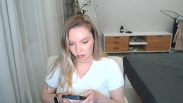PolinaXXXXXJones online show from 05/07/26, 06:35