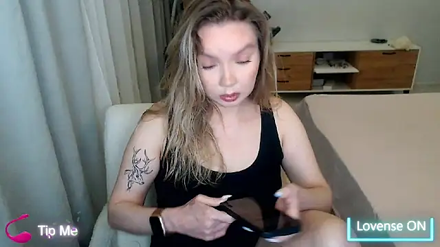 Snapshot of PolinaXXXXXJones chatting on 05/12/26, 06:38 PolinaXXXXXJones online show from 05/12/26, 06:38