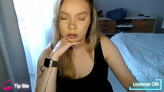 Snapshot of PolinaXXXXXJones chatting on 05/15/26, 02:46 PolinaXXXXXJones online show from 05/15/26, 02:46