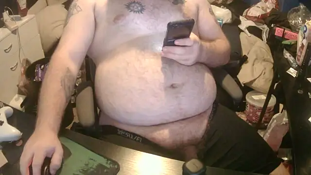 Snapshot of hunter_lust97 chatting on 06/17/26, 05:47 hunter lust97 online show from 06/17/26, 05:47