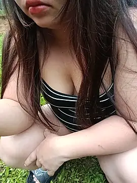 Snapshot of Lily_Henry chatting on 06/20/26, 11:18 Lily Henry online show from 06/20/26, 11:18