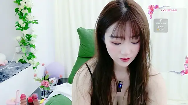 Snapshot of JJ8521 chatting on 07/11/26, 09:34 JJ8521 online show from 07/11/26, 09:34