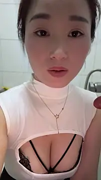 Snapshot of JJ8521 chatting on 07/30/26, 04:06 JJ8521 online show from 07/30/26, 04:06
