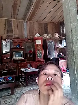 daisyy2 online show from 05/15/26, 06:53
