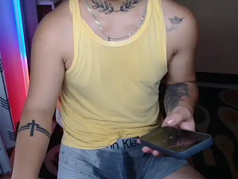 Snapshot of Ashtonfuckingboi chatting on 07/03/26, 07:15 Ashtonfuckingboi online show from 07/03/26, 07:15