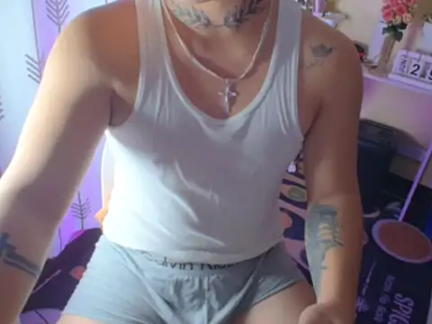 Snapshot of Ashtonfuckingboi chatting on 07/15/26, 06:46 Ashtonfuckingboi online show from 07/15/26, 06:46