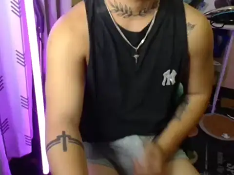 Snapshot of Ashtonfuckingboi chatting on 07/20/26, 09:28 Ashtonfuckingboi online show from 07/20/26, 09:28