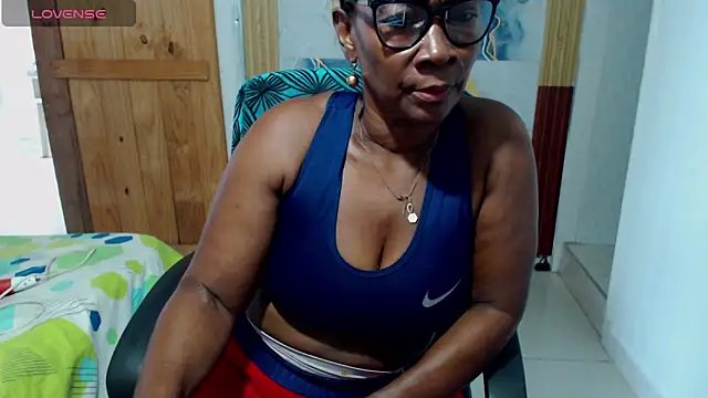 Snapshot of jannyheat chatting on 05/05/26, 04:37 jannyheat online show from 05/05/26, 04:37