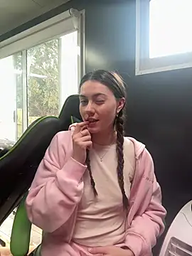 daisycollins online show from 05/17/26, 12:08