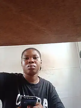 Snapshot of Kettyberry chatting on 05/19/26, 02:56 Kettyberry online show from 05/19/26, 02:56