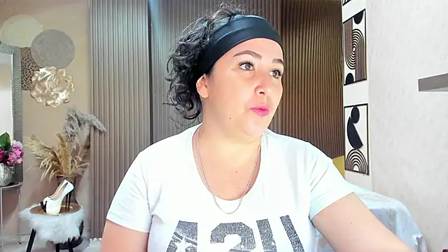 BBWLuxuryMuse online show from 05/26/26, 11:39