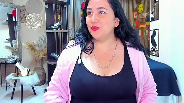 Snapshot of BBWLuxuryMuse chatting on 07/15/26, 11:48 BBWLuxuryMuse online show from 07/15/26, 11:48