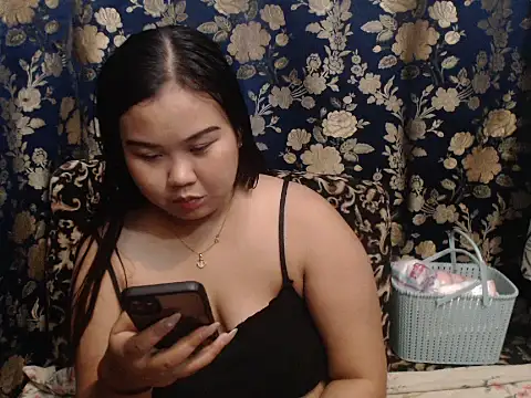 hotchickgirl online show from 07/13/26, 12:30