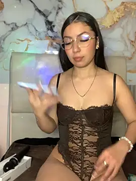 Snapshot of Julieth_ec chatting on 06/12/26, 11:53 Julieth ec online show from 06/12/26, 11:53