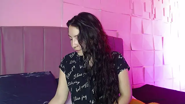 Snapshot of koko15_ chatting on 06/09/26, 01:56 koko15 online show from 06/09/26, 01:56