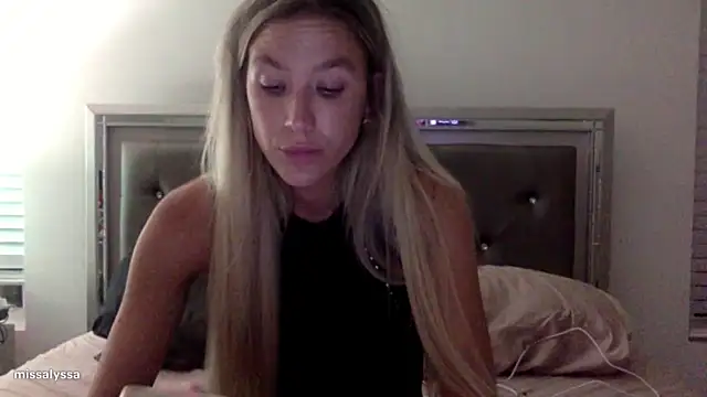 Snapshot of Misss_alyssaaa chatting on 05/28/26, 03:37 Misss alyssaaa online show from 05/28/26, 03:37